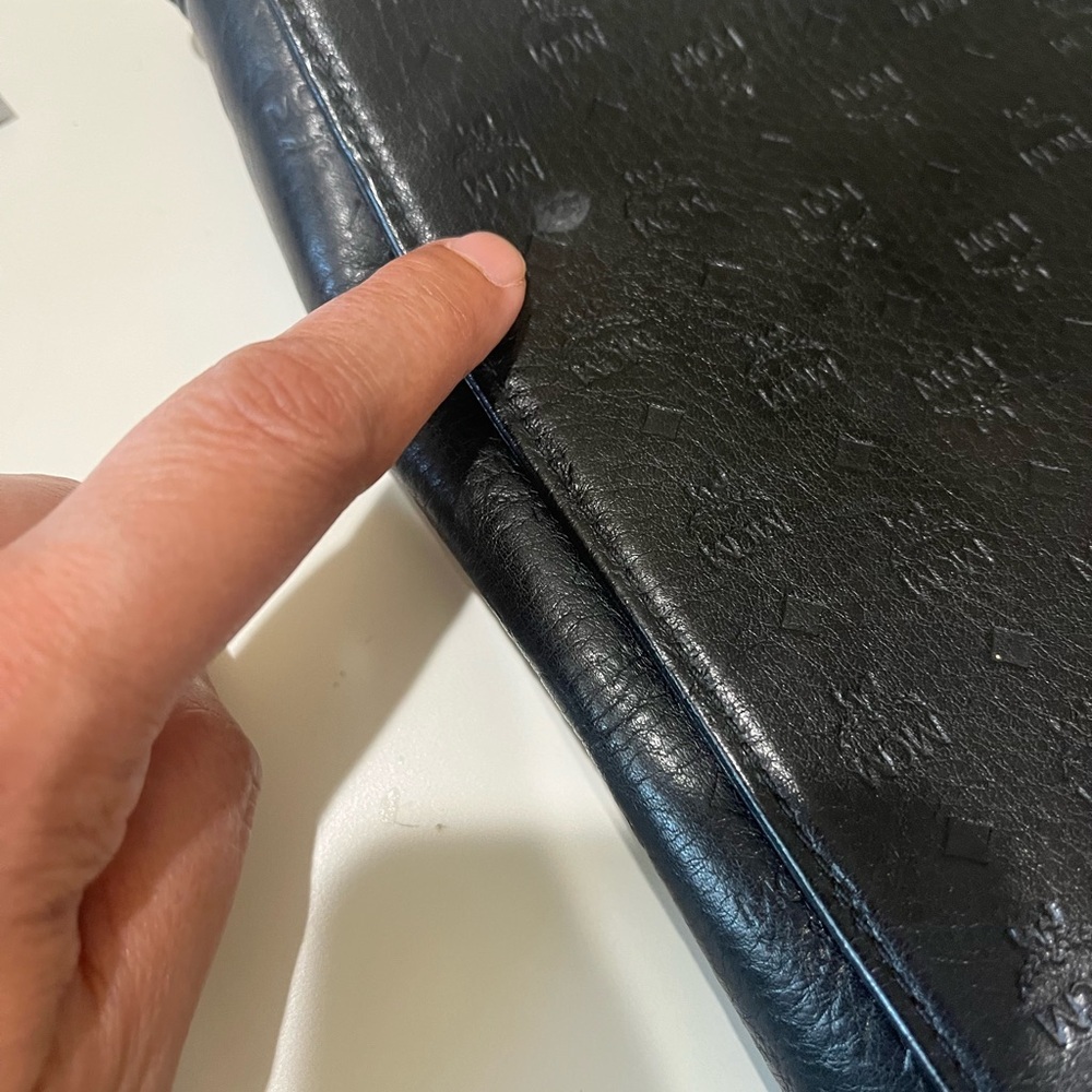 MCM BLACK EMBOSSED LEATHER MESSENGER BAG - Picture 15 of 15